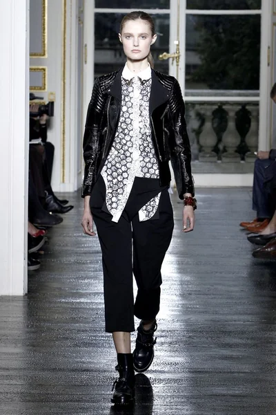 Look 19